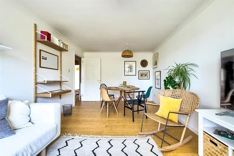 Chic Modern Apartment In Leith Édimbourg