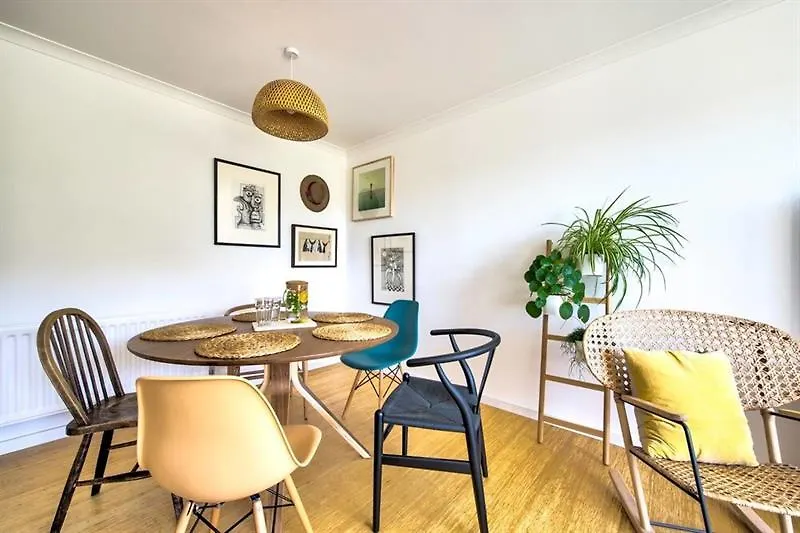 Chic Modern Apartment In Leith Édimbourg